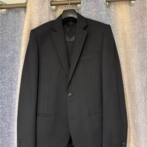 Men’s Hand-Tailored Black 3-Piece Suit Size S Premium Collection